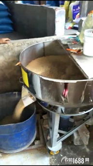 飼料攪拌機(jī)選購(gòu)指南 聚焦立式機(jī)型、報(bào)價(jià)、補(bǔ)貼與湖南湘粵機(jī)械設(shè)備廠